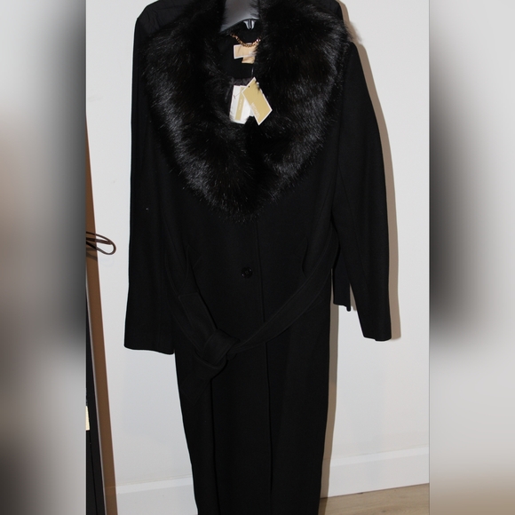 Brand new Michel Kors coat - Picture 3 of 7